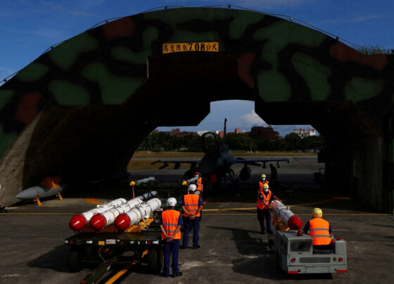 Air force soldiers load U.S. made Harpoon AGM-84 anti-ship missiles at a combat readiness mission during a press invited event at the airbase in Hualien, Taiwan, August 17, 2022. REUTERS/Ann Wang/File Photo