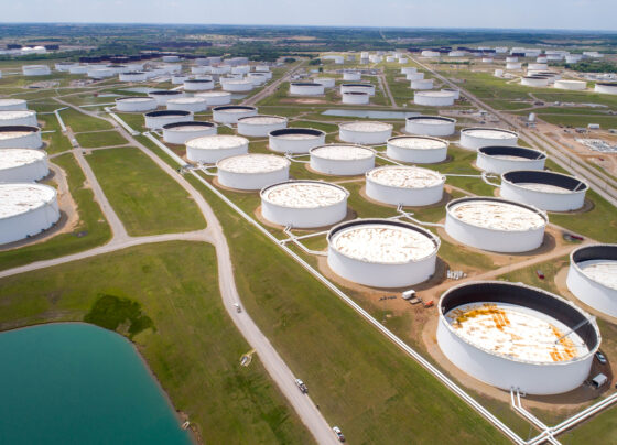Crude oil storage tanks are seen in an aerial photograph at the Cushing oil hub in Cushing, Oklahoma, U.S. REUTERS/Drone Base