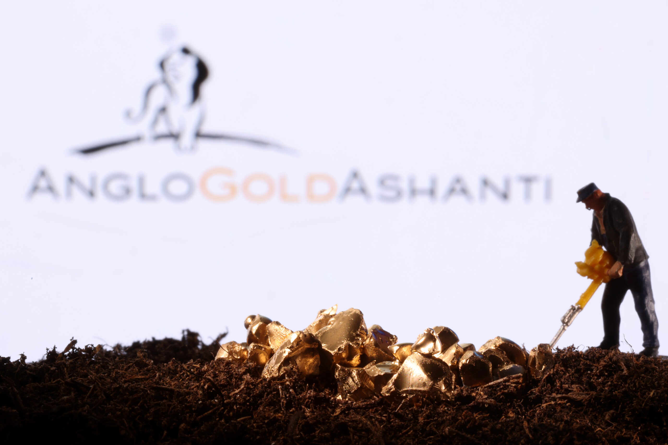 AngloGold shifts primary listing to the US, completing South Africa exit