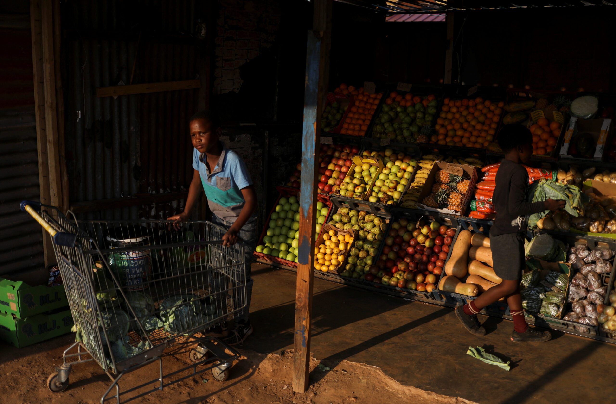 South Africa’s April inflation slows more than forecast to 6.8% y/y