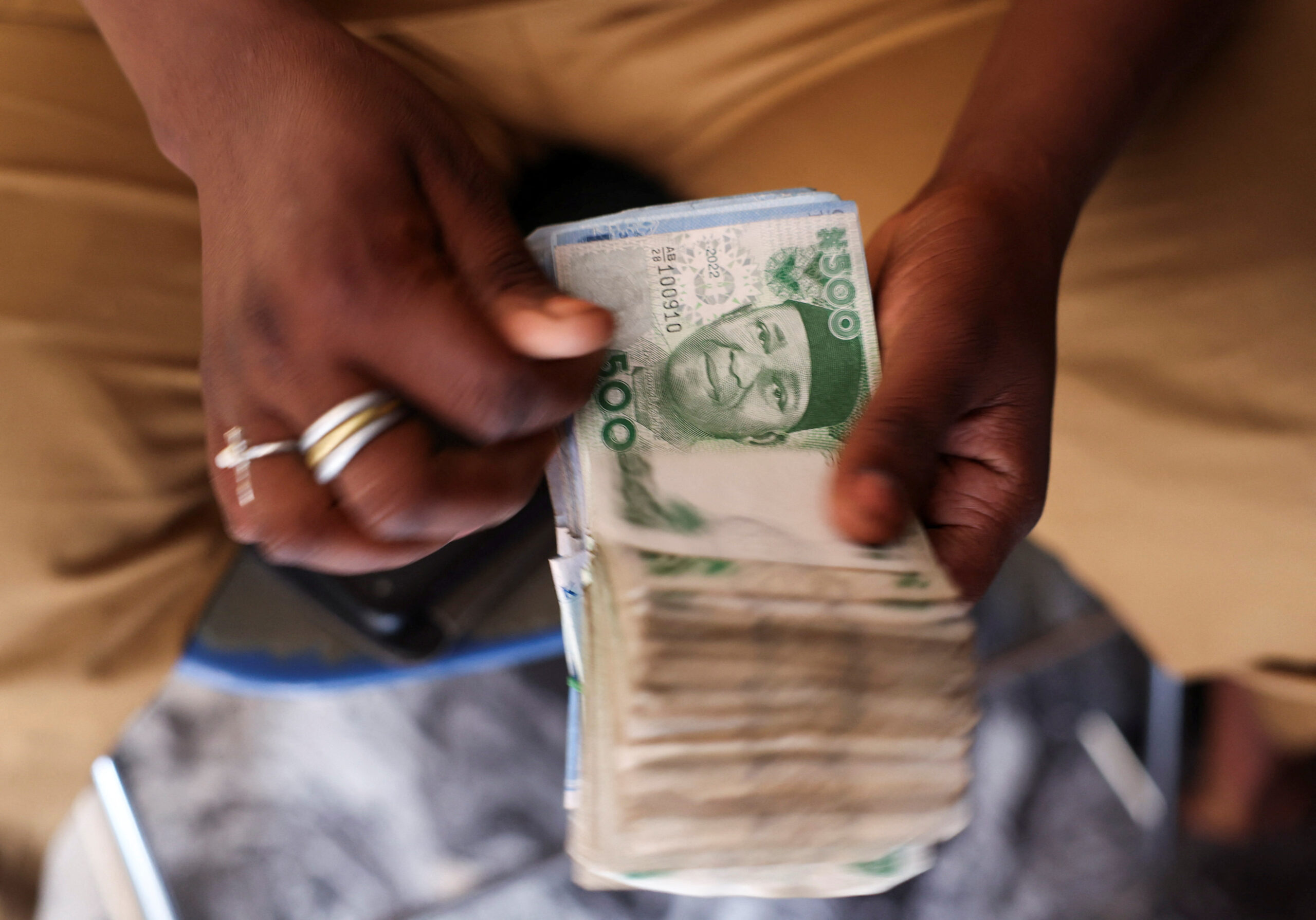 Nigeria’s naira hits record low on black market ahead of central bank meeting