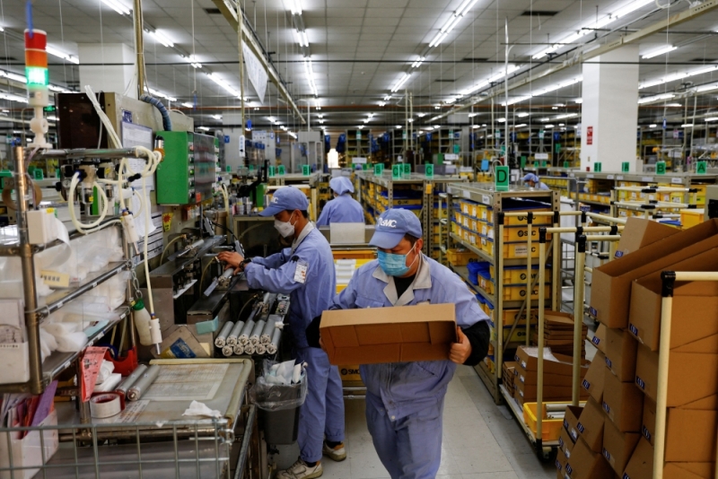 China’s March factory activity expands for first time in six months