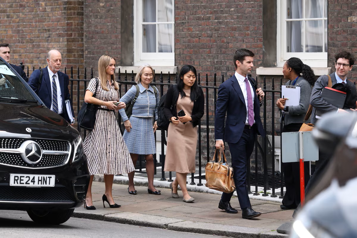 US and Chinese officials to meet in London for pivotal trade talks